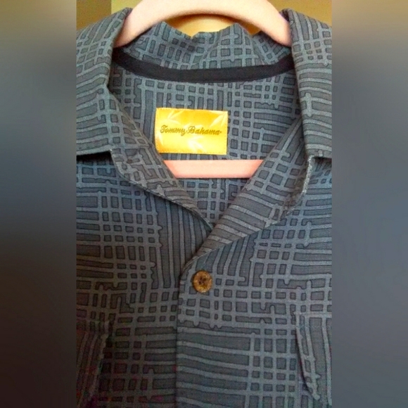BNWT VINTAGE SILK TOMMY BAHAMA MENS SHIRT SZ. MED GRILLIN OUT S/S GREYS PKTS - Picture 3 of 10